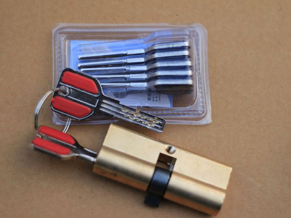 蒙自24小时上门开锁公司